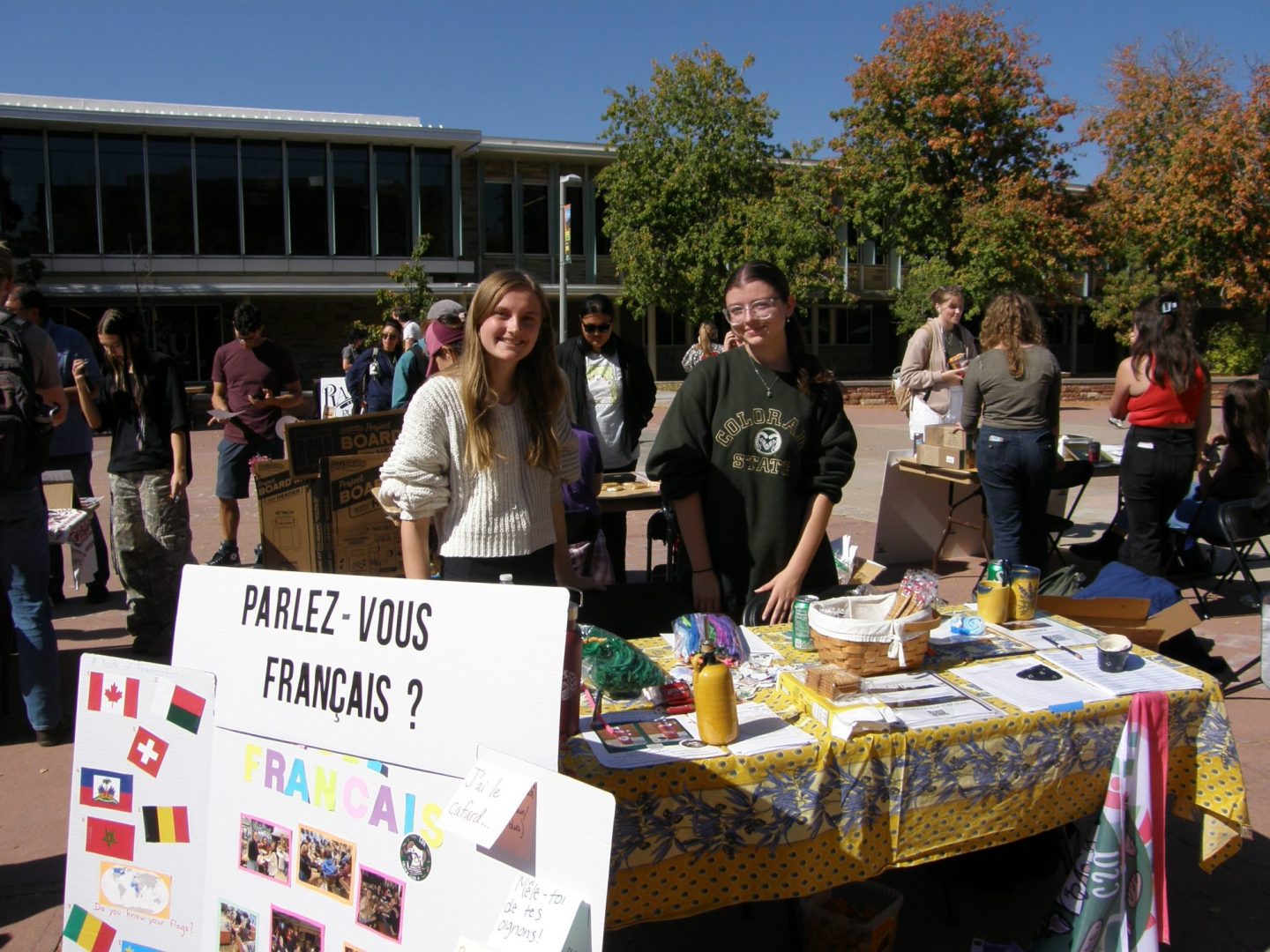 French club tabling at Live Laugh Languages
